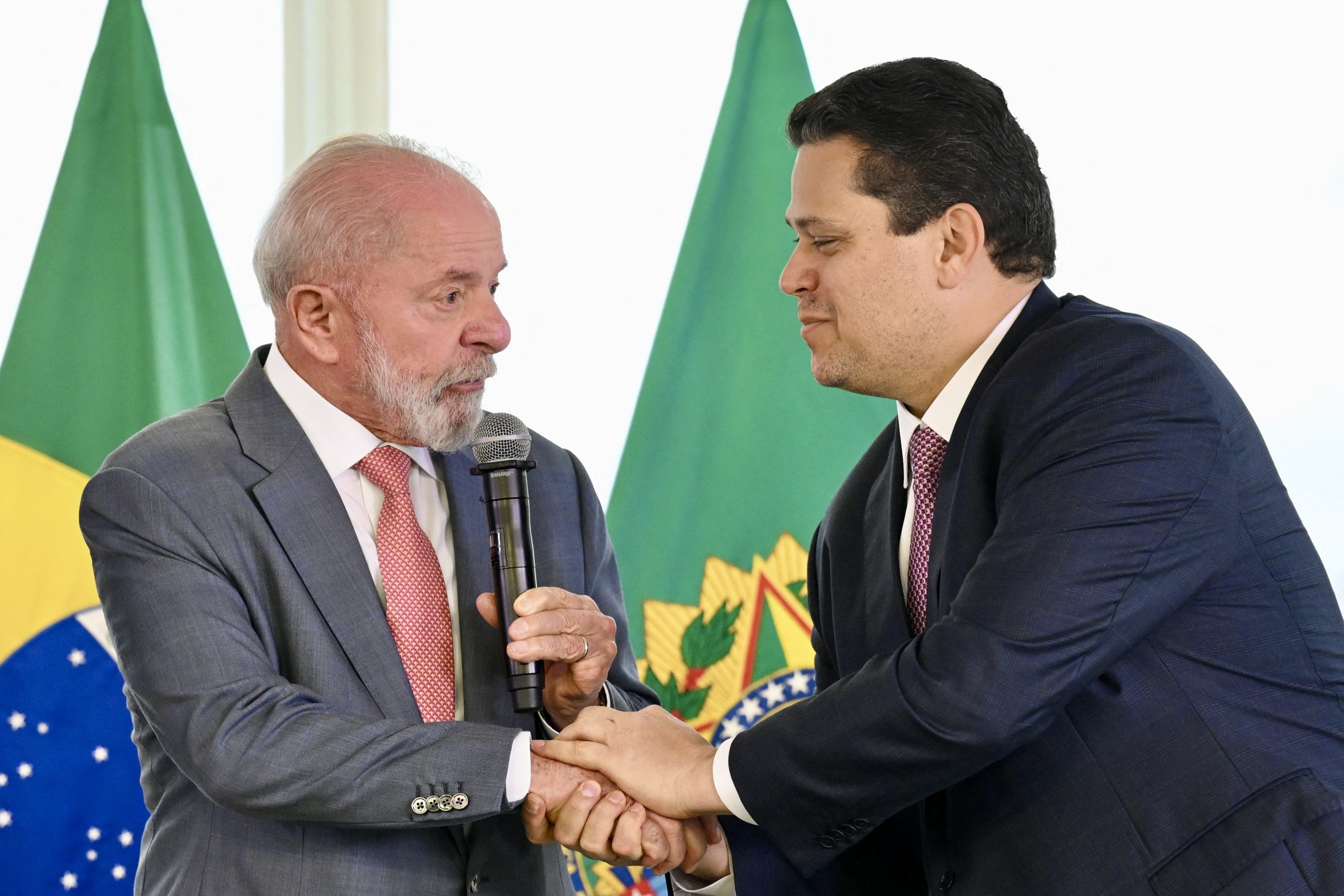 a-exigencia-de-alcolumbre-para-a-lideranca-do-uniao-na-camara
