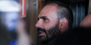lideres-do-pt-pedem-prisao-de-eduardo-bolsonaro-ao-stf