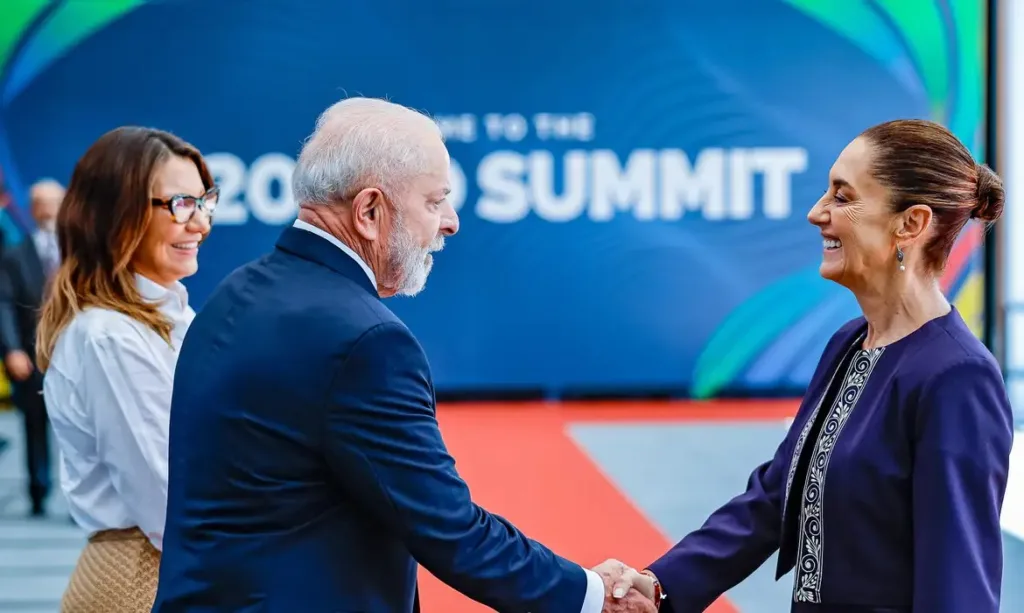 em-meio-a-tarifaco,-lula-fala-com-presidente-do-mexico-e-propoe-ampliar-negocios