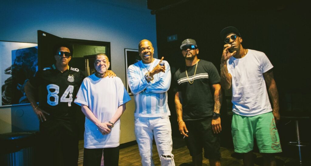 encontro-do-grupo-racionais-mc’s-com-o-rapper-busta-rhymes,-em-estudio-de-nova-york,-atica-o-universo-do-hip-hop