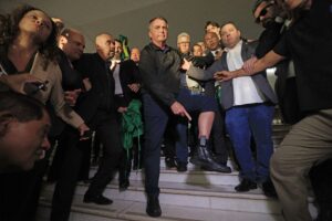 datafolha:-48%-dos-brasileiros-acham-que-bolsonaro-deveria-ser-preso