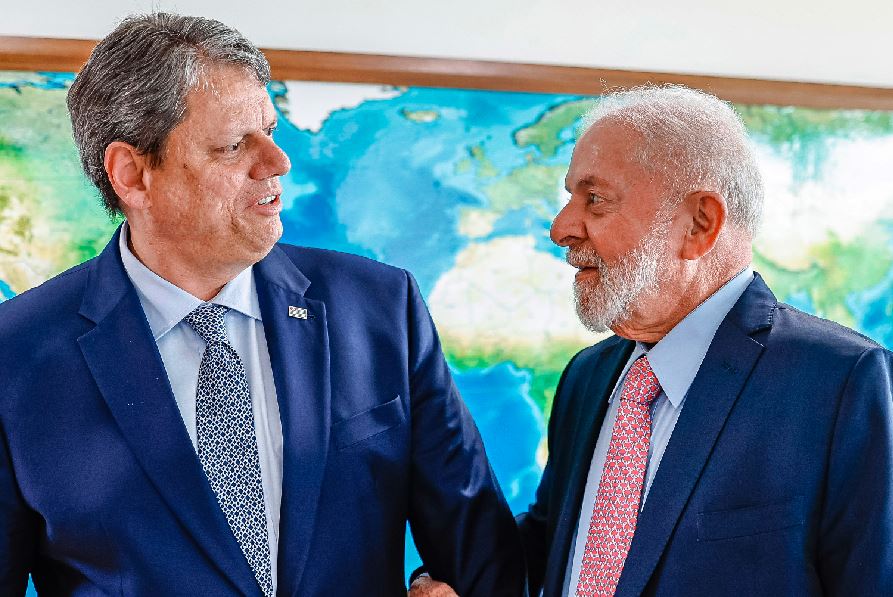 datafolha:-lula-empataria-com-tarcisio-e-ratinho-jr.-no-2o-turno;-presidente-supera-a-familia-bolsonaro