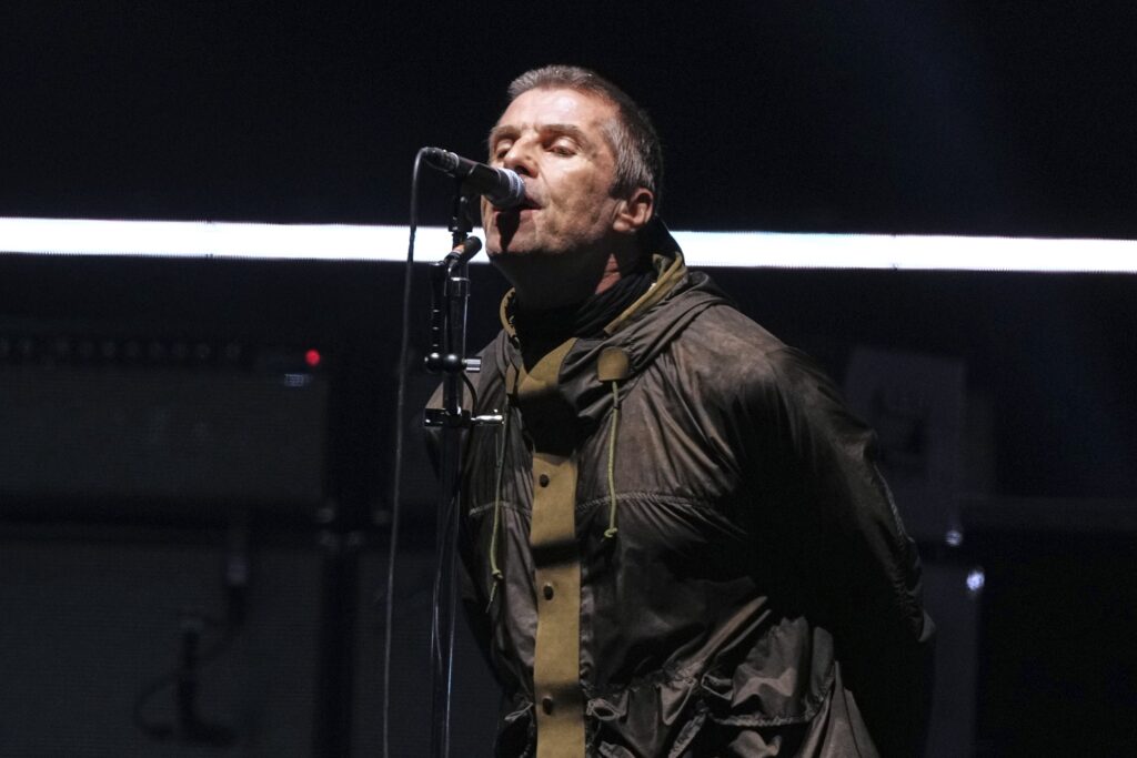 homem-morre-apos-cair-de-arquibancada-em-show-do-oasis-em-londres