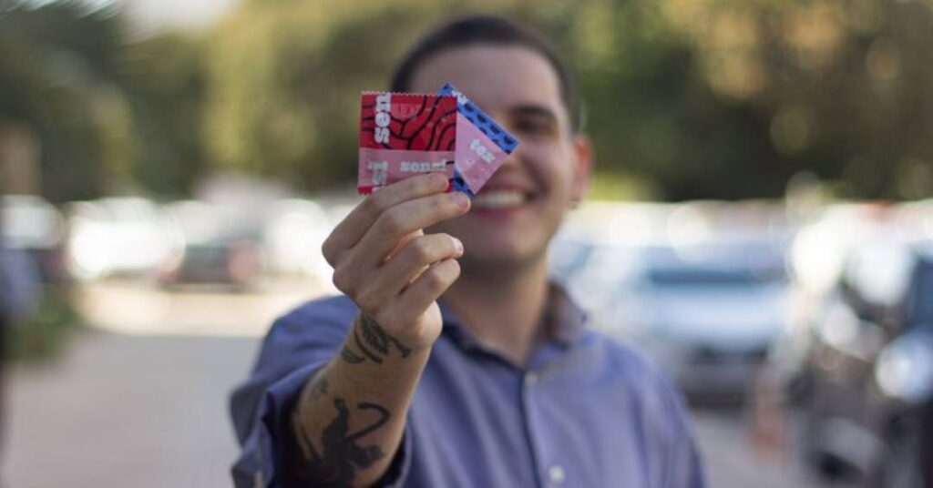 ‘tex’,-nova-camisinha-texturizada-do-sus,-e-aposta-para-estimular-uso-de-preservativos