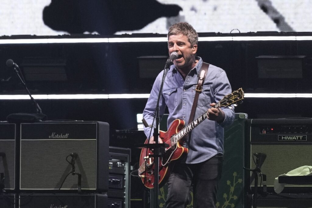 noel-gallagher,-do-oasis,-sobre-turne-apos-hiato-de-16-anos:-‘e-otimo-estar-de-volta-em-uma-banda-com-o-liam’