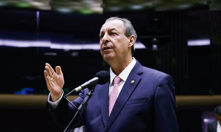 a-reacao-de-omar-aziz-apos-sofrer-derrota-na-cpi-do-inss