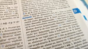 demover:-qual-o-significado-do-verbo-usado-por-advogado-e-como-uso-em-julgamento-liga-ex-presidente-a-golpe