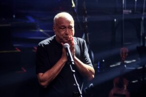 choro-de-sombrinha-rega-com-emocao-o-tributo-a-arlindo-cruz-na-gravacao-ao-vivo-do-show-‘50-anos’-no-rio-de-janeiro