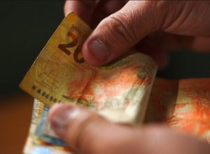 na-ponta-do-lapis:-mec-cria-programa-para-levar-educacao-financeira-as-escolas-publicas