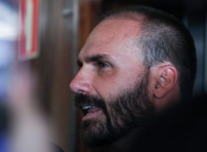 lideres-do-pt-pedem-prisao-de-eduardo-bolsonaro-ao-stf