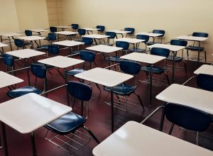 e-#fake-que-governo-e-escolas-firmaram-parceria-para-contratacoes-com-salarios-a-partir-de-r$-3,8-mil;-trata-se-de-golpe