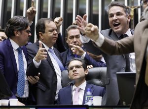 o-projeto-que-vem-gerando-embate-entre-motta-e-frentes-parlamentares
